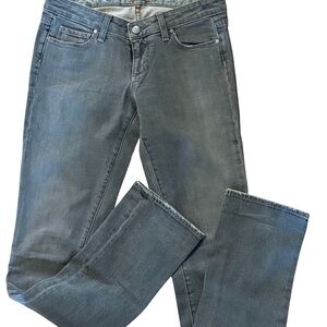 ✨ PAIGE Denim Blue Heights “Greywalls” Low rise, Straight Leg Jeans ✨
Size: 27